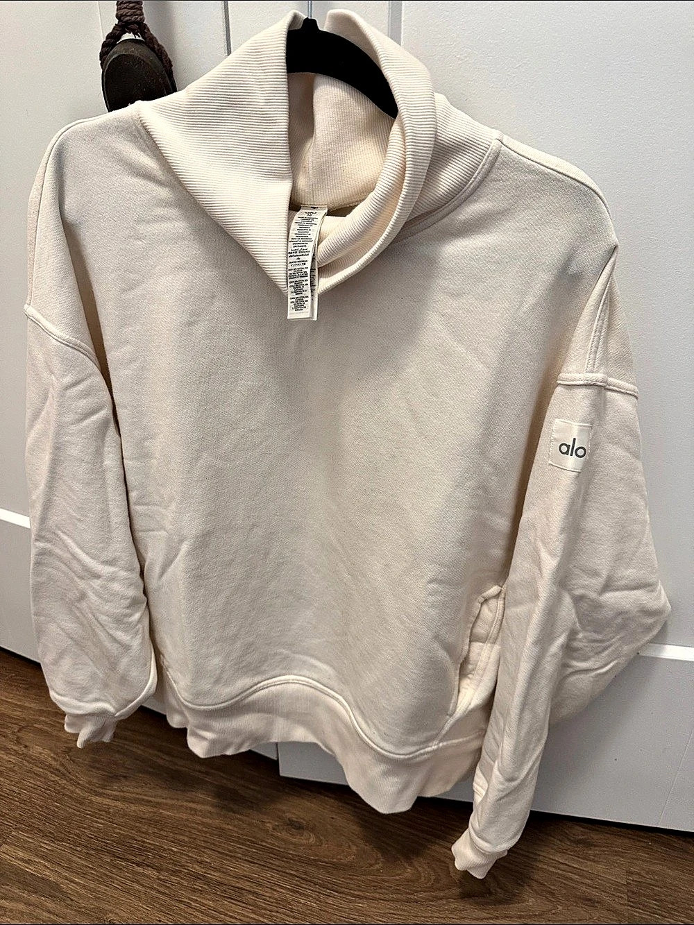 Alo Funnel Neck Pullover in Off White Size Medium